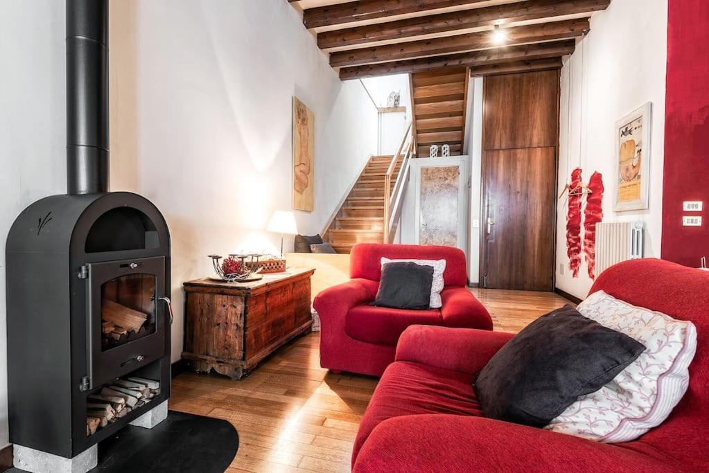 Loft Overlooking The Old Town . Фельтре Екстер'єр фото