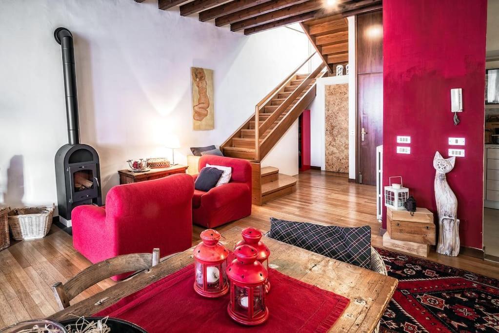 Loft Overlooking The Old Town . Фельтре Екстер'єр фото